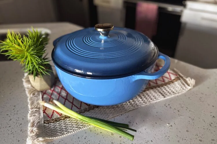 bake sourdough bread in dutch oven